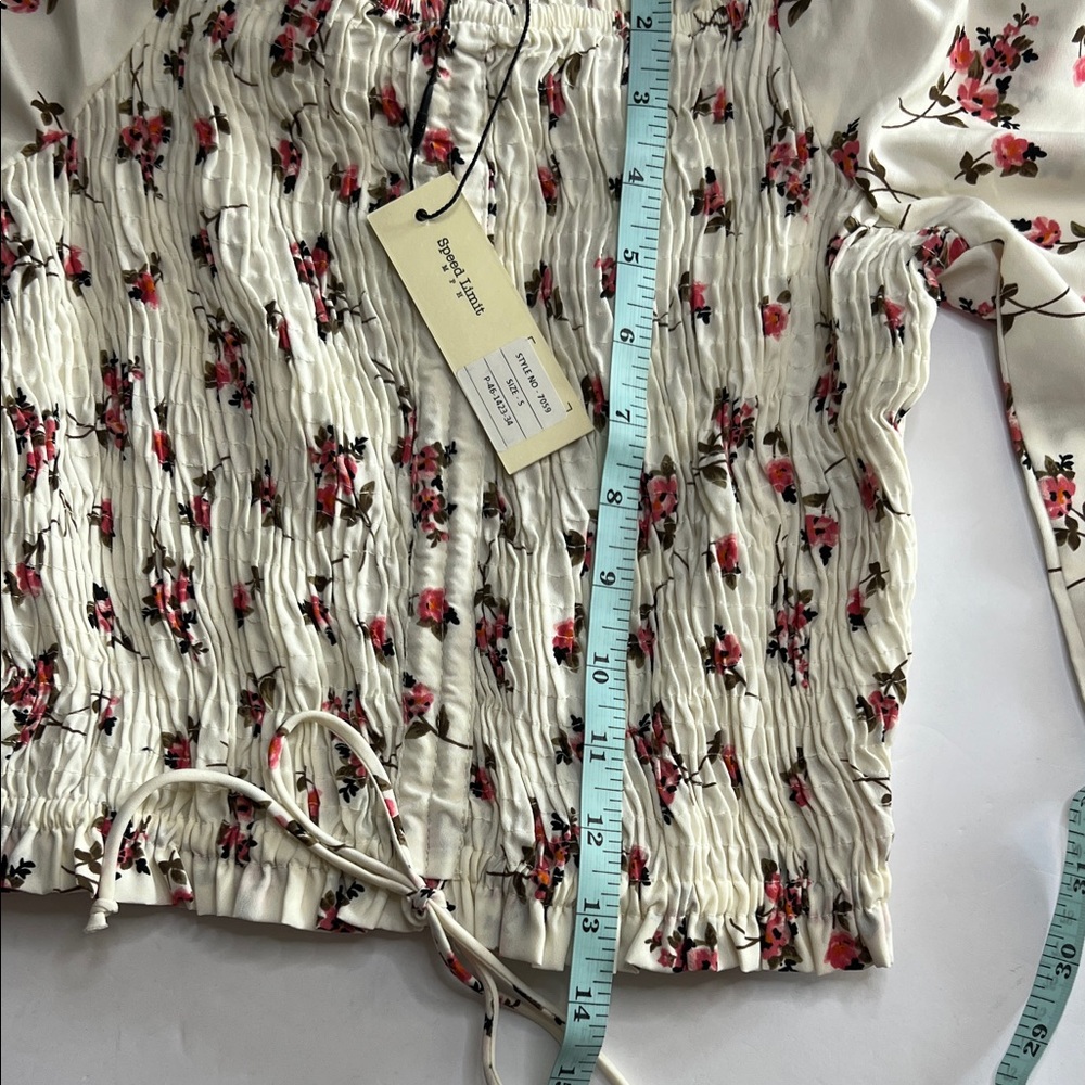 Floral Print Smocked Blouse - Picture 7 of 8